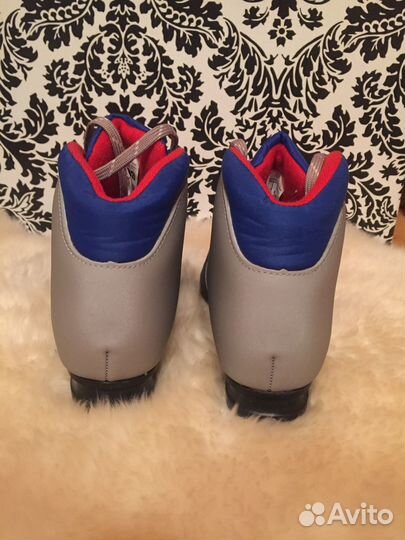 Детские лыжные ботинки р.33