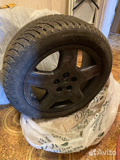 R17 Nexen Winguard Ice Plus 225/50, PCD 5x114.3 DIA 60.1