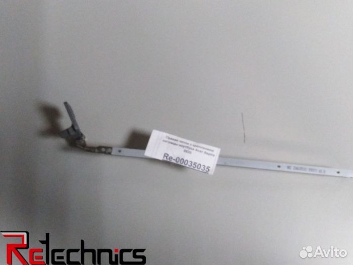 Правая петля с креплением матрицы ноутбука Acer A