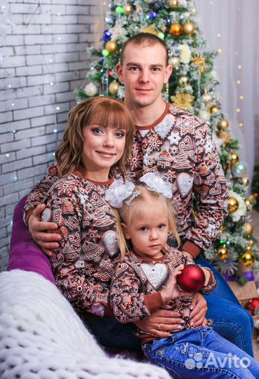 Новогодние свитера для семейной фотосессии
