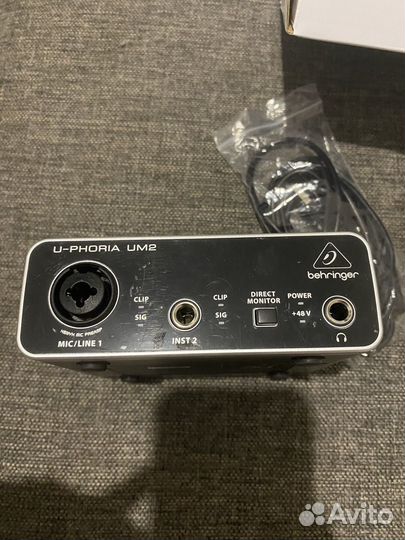 Звуковая карта behringer um2