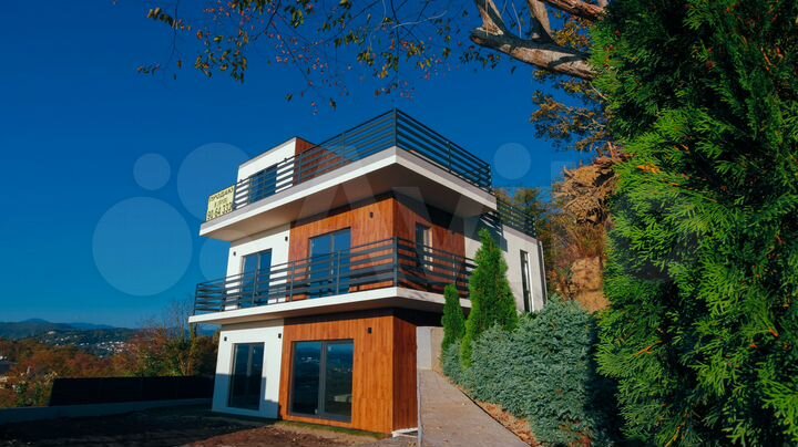 Коттедж 258 м² на участке 3,5 сот.