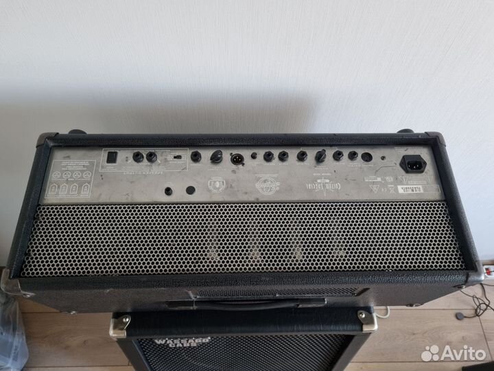 Ламповый усилитель Traynor YCS 100 W Canada