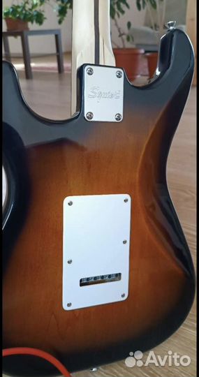 Электрогитара Fender Squier Bullet Strat Trem