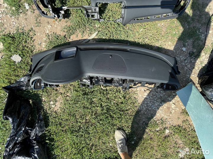 Торпедо с подушкой Киа Стингер