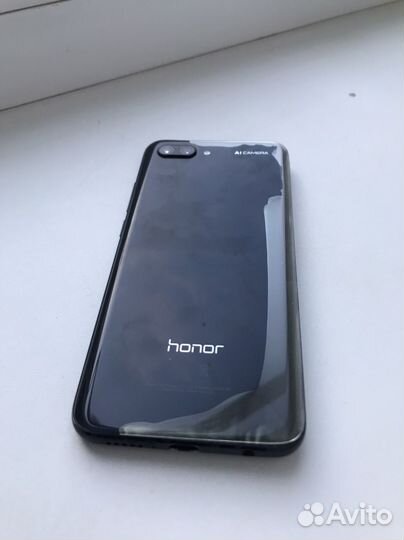HONOR 10, 4/64 ГБ