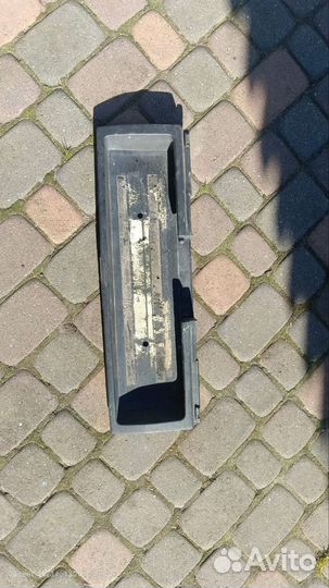 Рамка номера крышки багажника Ауди 80 б4 авант