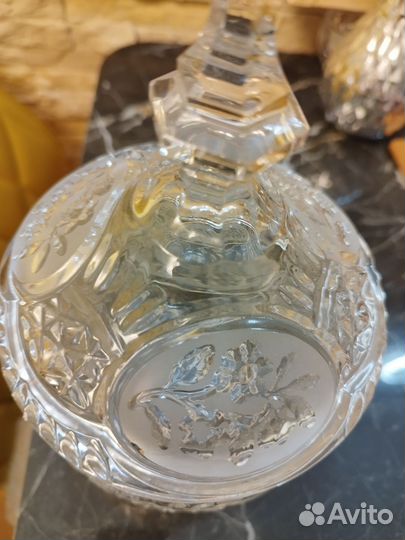 Ваза для конфет с крышкой Кристал