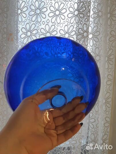 Ваза для фруктов на ножке цветное стекло