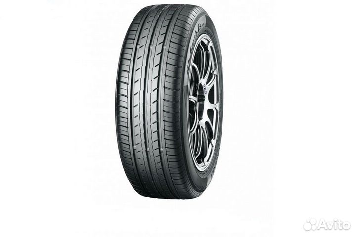 Yokohama Bluearth ES32 235/45 R17