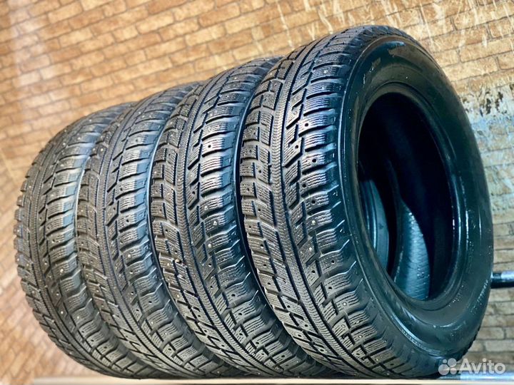 Kumho I'Zen KW22 215/65 R16