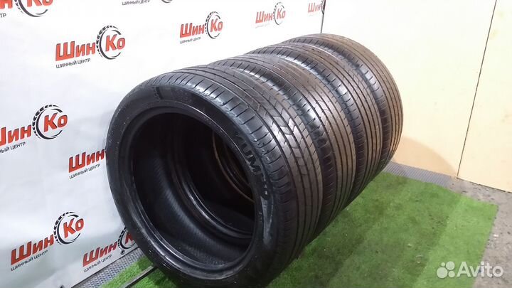 Kumho Ecsta HS51 235/45 R18