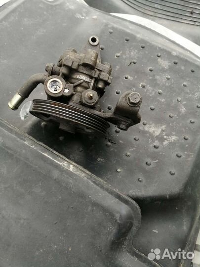 Насос гура mazda 323 BJ 1.6