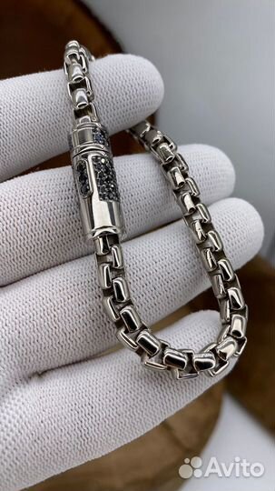 Золотой браслет с бриллиантами