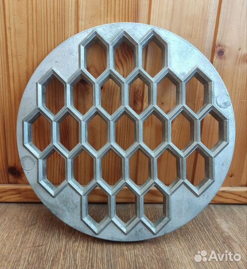 Форма для вареников, вареничница, варенница