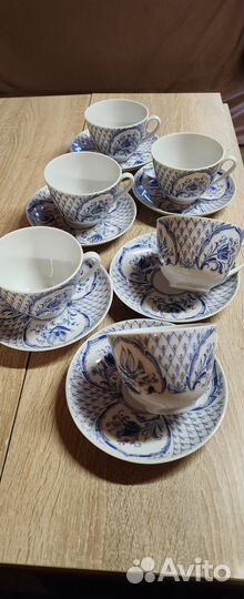 Набор чашек с блюдцами