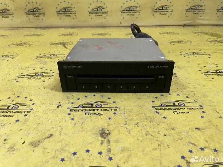 Cd-чейнджер Volkswagen Tiguan 1