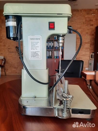 Устройство для прошивки и уничтожитель документов