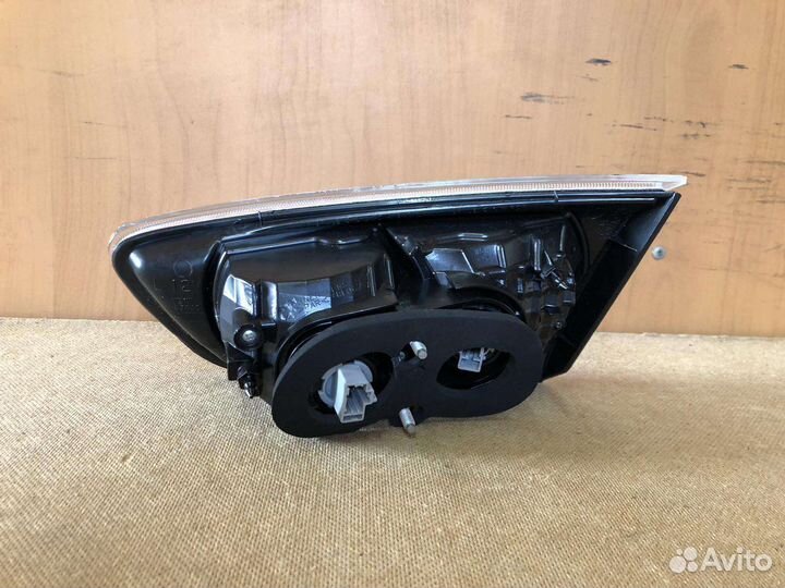 Фонарь в крышку багажника Mitsubishi lancer X