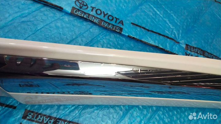 Молдинг Ленд Крузер 200 задней L двери белый перл