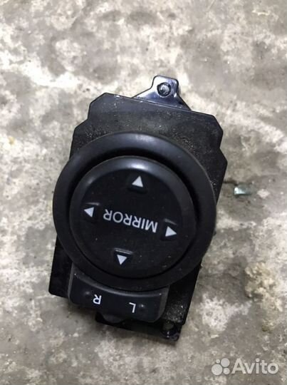 Блок управления зеркалами Kia Rio 3