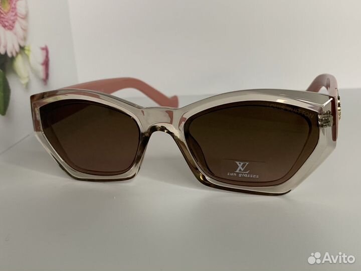 Солнцезащитные очки женские Louis Vuitton