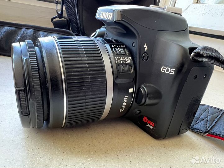 Зеркальный фотоаппарат Canon EOS 1000D