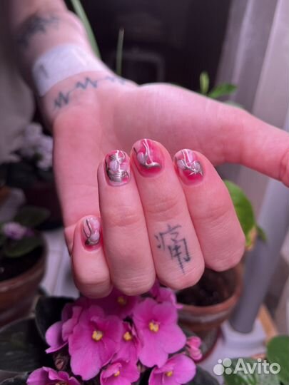 Модель на маникюр