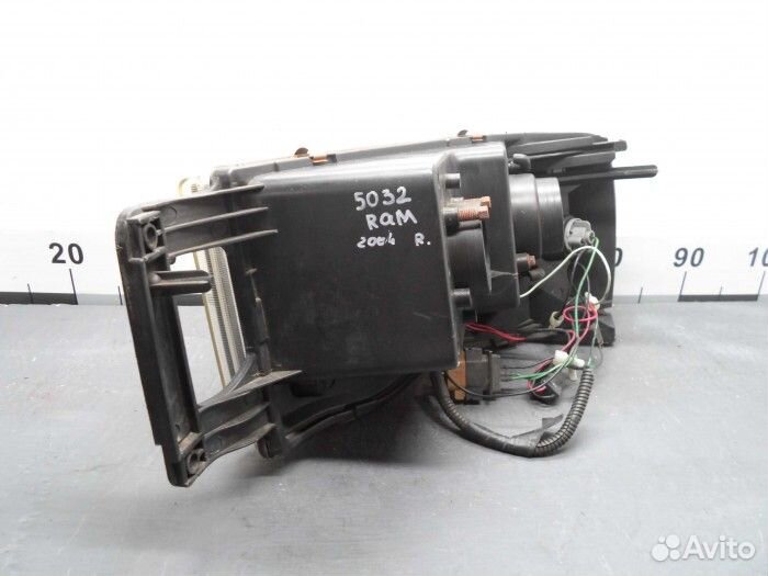 Фара правая для Dodge RAM III (DR/DH)