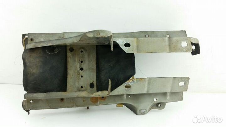 Подставка под аккумулятор Ford Mondeo RKA 1994