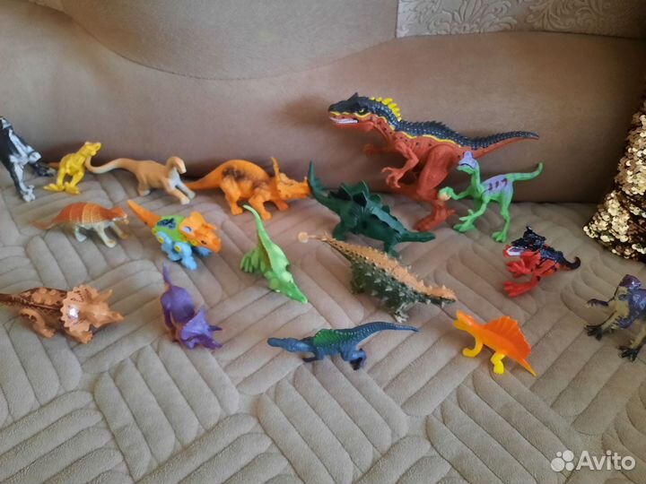 Динозавры игрушки