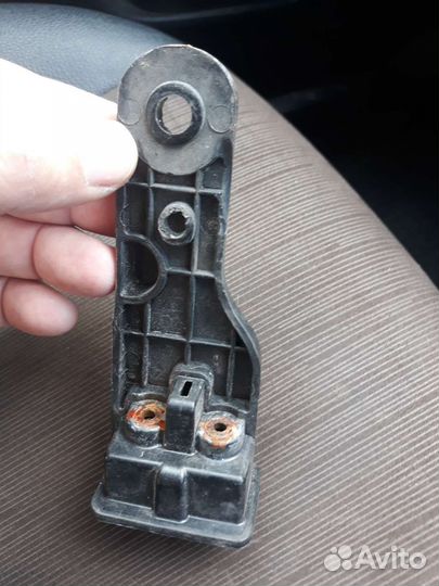 2014-17 Солярис крепление фары правой solaris