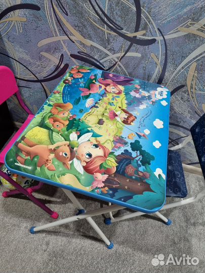 Детский столик и стулья