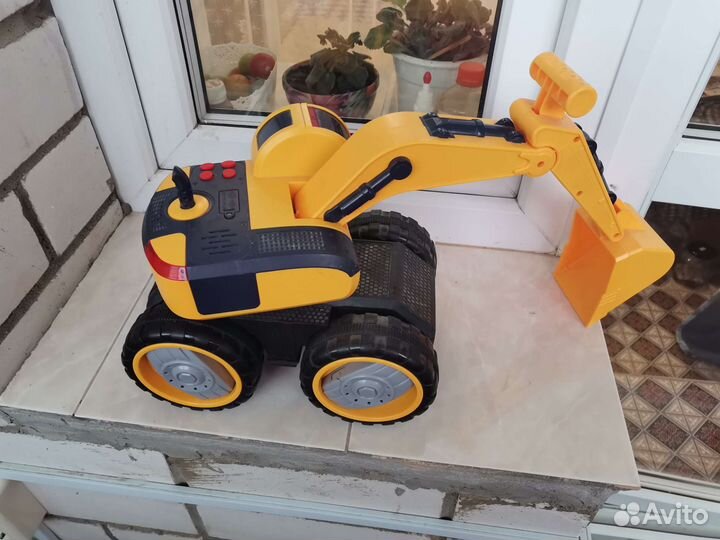 Экскаватор с музыкой