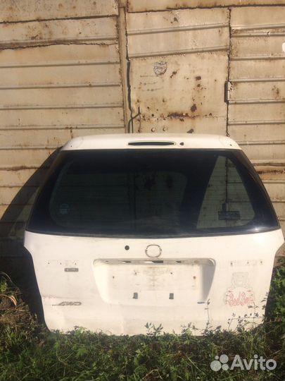 Продам крышку багажника на Мазда мпв