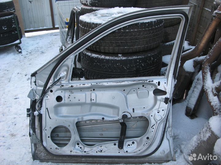 Дверь передняя правая Мерседес В204