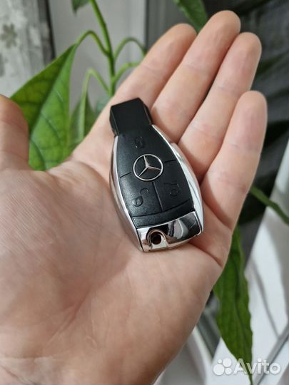 Ключ mercedes рыбка