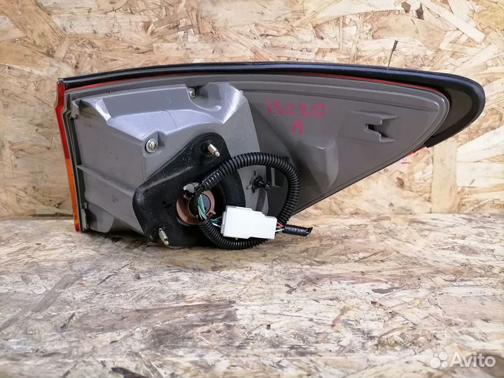 Фонарь левый Lexus IS250 2