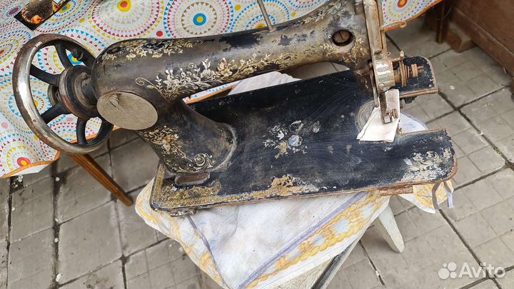 Швейная машинка зингер