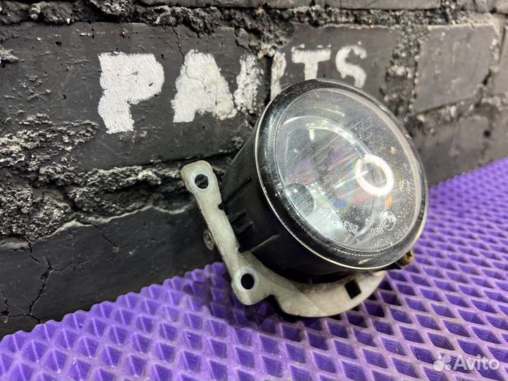 Фара противотуманная передняя правая Mitsubishi