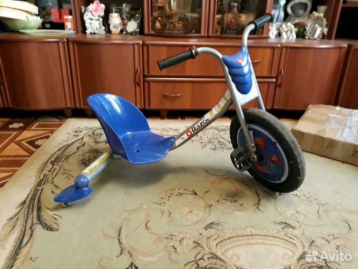 Дрифт-трайк Razor RipRider castor trike 360
