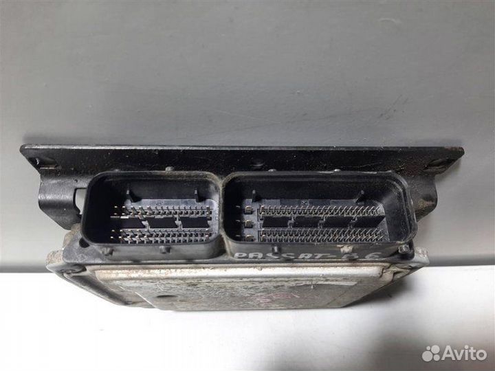 Блок управления двигателем Volkswagen Passat B6