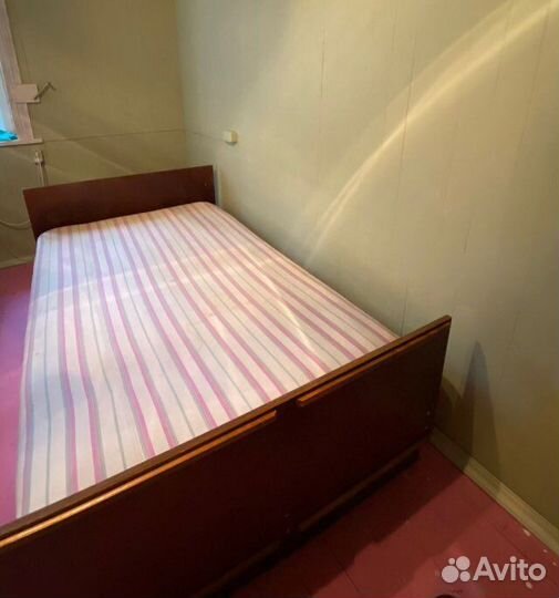 Кровать с матрасом