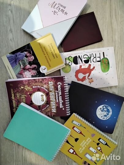 Блокноты, ежедневники, скетчбуки новые