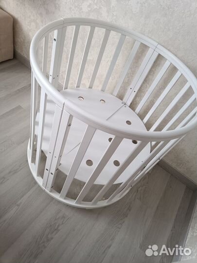 Детская кроватка с маятником круглая и овальная