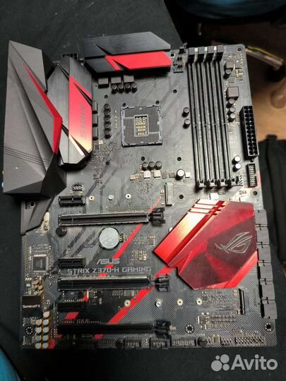 Материнская плата ATX с чипсетом Intel Z370