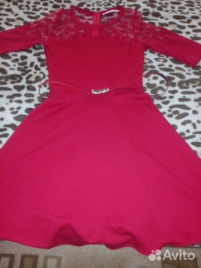 Красное платье с поясом