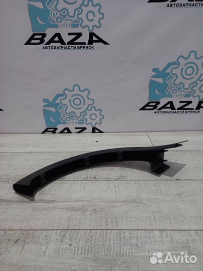 Накладка петли багажника правая Audi A6 C7