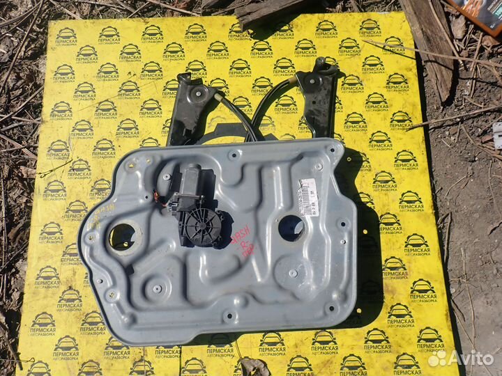 Стеклоподъемник передний правый Nissan Qashqai