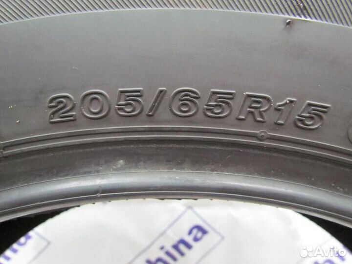 Bridgestone Blizzak Spike-01 205/65 R15 101K